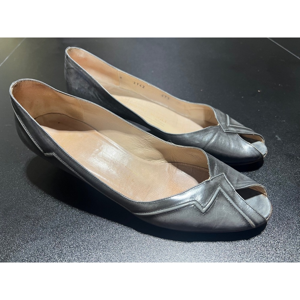 Bruno Magli Womens Grey Leather Peep Toe Low Cone Heel Pumps Made in Italy Sz 7